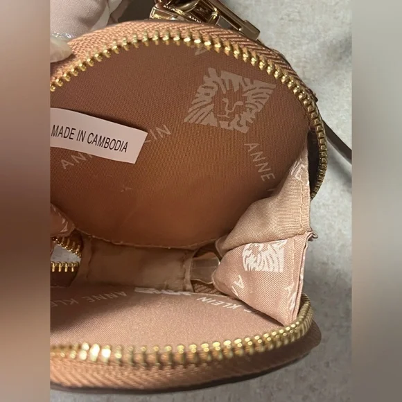 Women’s Anne Klein Beige 2-Pieces Wristlet With Coins Case NWOT - Picture 10 of 13